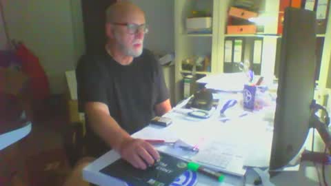 Snapshot of luley58 chatting on June 2, 2026, 1:18 am luley58 online show from June 2, 2026, 1:18 am