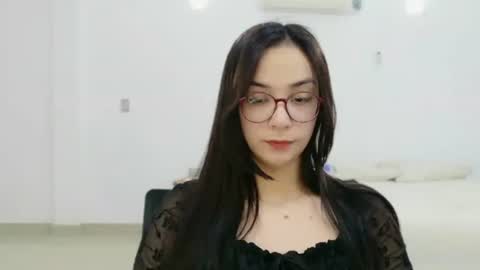 Luli online show from June 24, 2026, 11:42 am