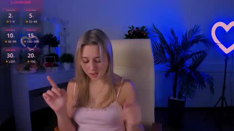 Snapshot of lulu___moon chatting on October 21, 2025, 7:53 am Lily online show from October 21, 2025, 7:53 am