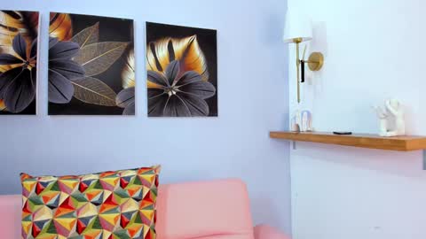 Snapshot of lulu__cute chatting on October 8, 2025, 9:56 pm LuLu online show from October 8, 2025, 9:56 pm