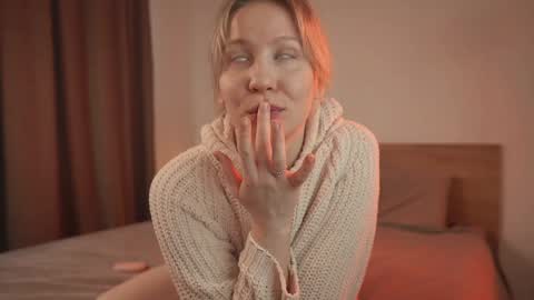 lulu_lovett online show from December 12, 2024, 12:33 pm