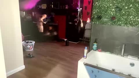 Lulu online show from January 15, 2025, 6:40 pm