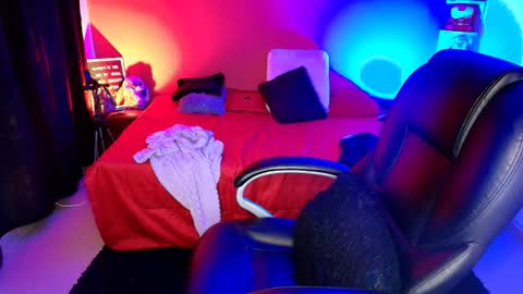 LuluBigTitts online show from October 22, 2025, 9:14 pm