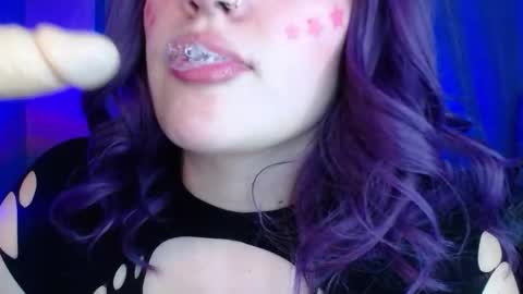 Snapshot of lulugh_ chatting on October 7, 2025, 7:33 pm lulu online show from October 7, 2025, 7:33 pm