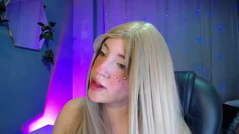 Snapshot of lulugh_ chatting on October 17, 2025, 8:00 pm lulu online show from October 17, 2025, 8:00 pm