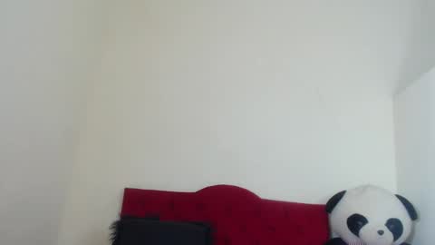 LULU online show from February 6, 2025, 9:17 pm