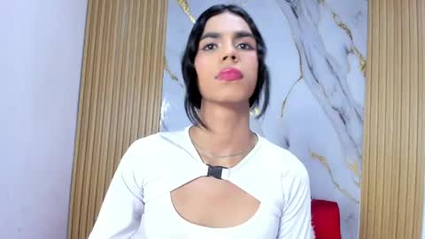 Snapshot of luluu_08 chatting on May 22, 2026, 6:35 pm LULU online show from May 22, 2026, 6:35 pm
