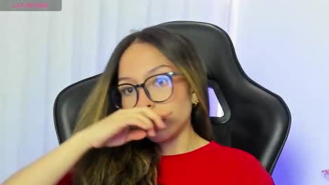 luluuberry online show from December 17, 2025, 6:47 pm