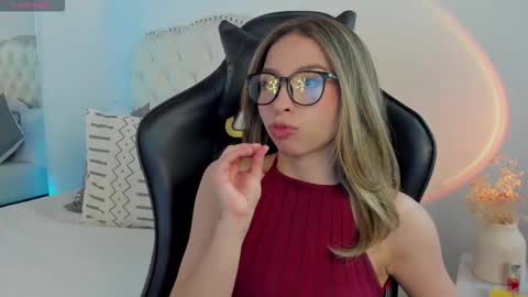 luluuberry online show from February 9, 2026, 8:35 pm