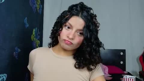 Snapshot of luluupeach69 chatting on July 5, 2026, 1:34 am luluupeach69 online show from July 5, 2026, 1:34 am