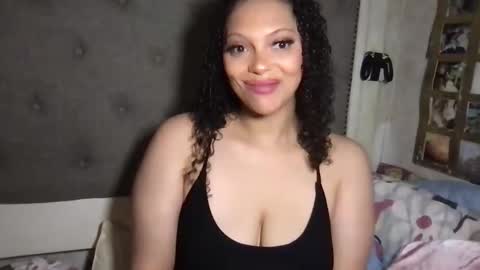 LuLu Valenttine Hot Sexy HawaiianCape Verde online show from March 12, 2026, 12:44 pm