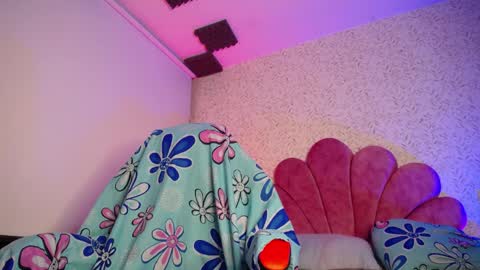 Luly online show from May 30, 2026, 4:42 am