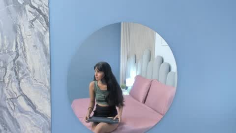 luly_dreams online show from April 7, 2026, 11:10 am