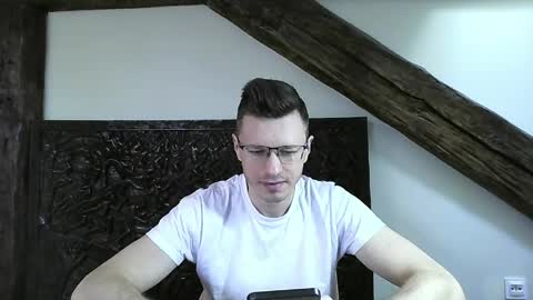 Andrew independent model 2000-0000 CET daily online show from May 10, 2026, 12:54 pm