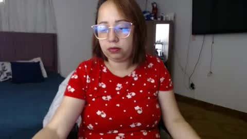 Snapshot of lumi_84 chatting on January 28, 2025, 12:36 am LUMI online show from January 28, 2025, 12:36 am