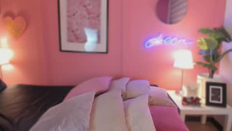 lummii_ online show from July 14, 2026, 6:02 pm