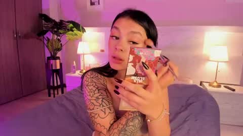 lummii_ online show from July 16, 2026, 7:42 pm