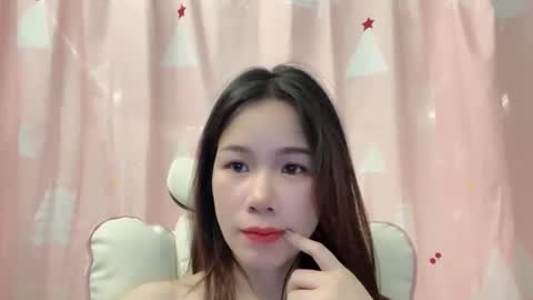 Luna online show from May 27, 2026, 6:05 pm