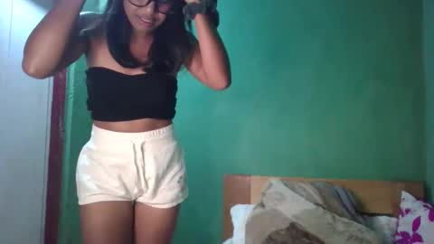 luna8184 online show from May 8, 2026, 2:55 pm