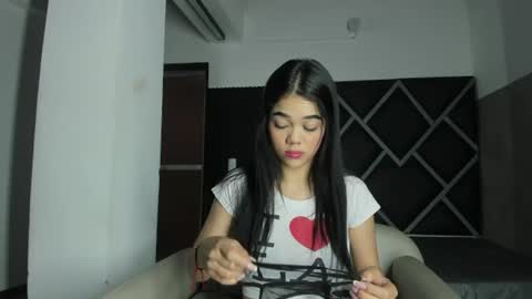 Snapshot of luna__02 chatting on July 5, 2026, 12:01 pm Luna online show from July 5, 2026, 12:01 pm