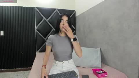 Snapshot of luna__02 chatting on July 7, 2026, 12:20 pm Luna online show from July 7, 2026, 12:20 pm