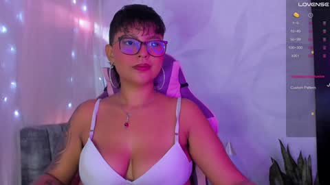 Snapshot of luna__cute chatting on December 3, 2024, 3:11 pm Luna online show from December 3, 2024, 3:11 pm