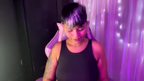 Snapshot of luna__cute chatting on February 1, 2025, 5:39 am Luna online show from February 1, 2025, 5:39 am