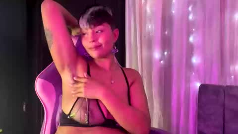 Snapshot of luna__cute chatting on February 5, 2025, 6:04 pm Luna online show from February 5, 2025, 6:04 pm