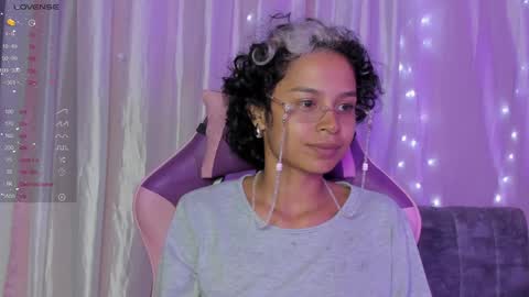 Snapshot of luna__cute chatting on February 9, 2025, 2:17 am Luna online show from February 9, 2025, 2:17 am