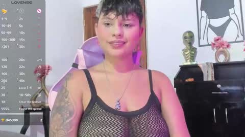 Snapshot of luna__cute chatting on October 3, 2025, 11:02 pm Luna online show from October 3, 2025, 11:02 pm