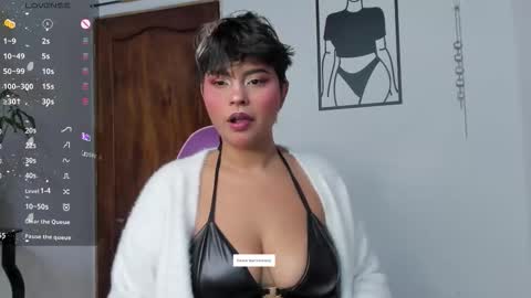 Snapshot of luna__cute chatting on November 2, 2025, 11:40 pm Luna online show from November 2, 2025, 11:40 pm