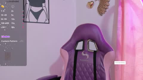 Snapshot of luna__cute chatting on November 23, 2025, 5:02 pm Luna online show from November 23, 2025, 5:02 pm