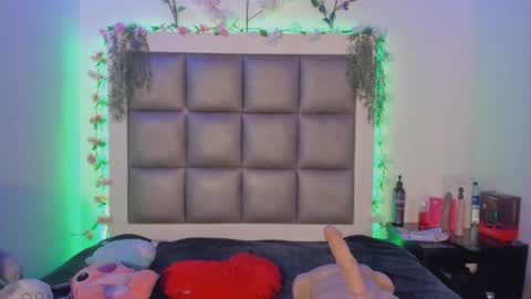 Snapshot of luna__scarlett chatting on June 4, 2026, 4:51 am luna online show from June 4, 2026, 4:51 am