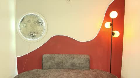 luna__velvet online show from February 18, 2026, 1:29 pm