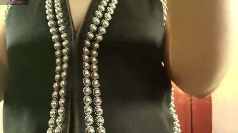luna__velvet online show from April 30, 2026, 1:50 pm