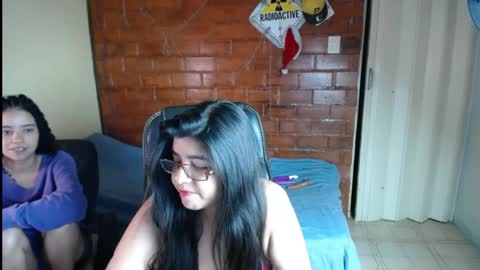 Luna  Cinnamon online show from April 27, 2026, 2:42 am