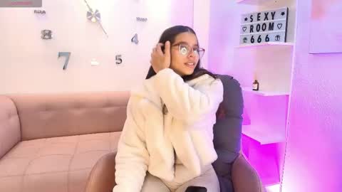 Luna And Titan  online show from February 11, 2026, 3:33 am