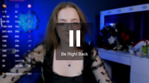 luna_berryy online show from January 11, 2025, 3:02 am