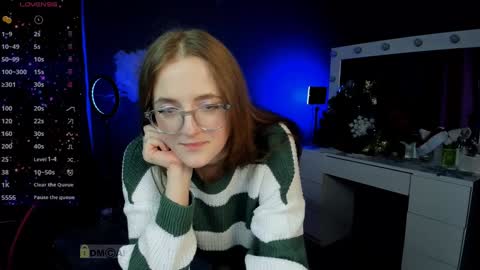 luna_berryy online show from January 12, 2025, 3:07 am