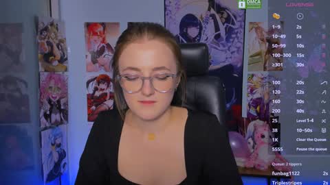 luna_berryy online show from January 17, 2025, 11:40 pm