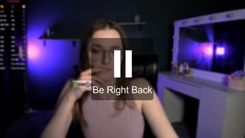 luna_berryy online show from March 12, 2025, 12:31 am