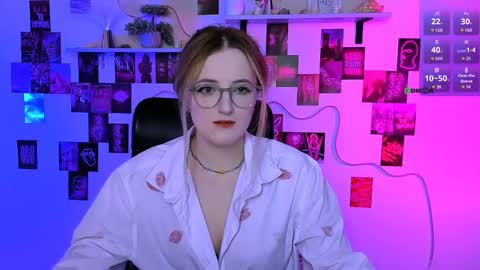 Snapshot of luna_berryy chatting on June 3, 2026, 7:08 pm luna_berryy online show from June 3, 2026, 7:08 pm