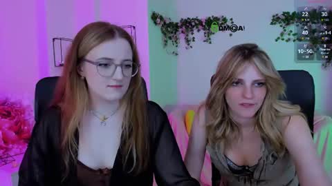 luna_berryy online show from June 22, 2026, 7:11 pm