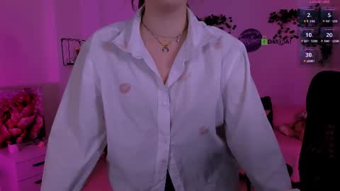 luna_berryy online show from July 23, 2026, 1:58 am