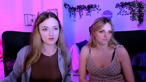 luna_berryy online show from July 24, 2026, 7:01 pm