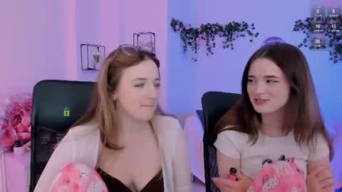 luna_berryy online show from July 28, 2026, 8:52 pm