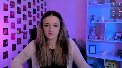 luna_berryy online show from July 29, 2026, 6:50 pm