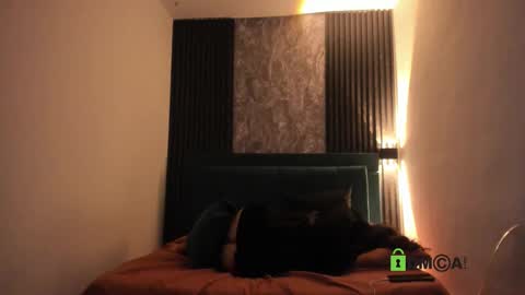 Luna Milf online show from November 29, 2025, 7:44 am