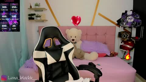 Luna online show from April 26, 2026, 9:12 pm