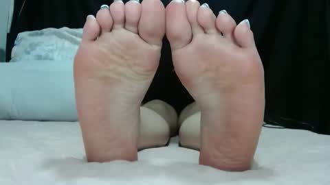 Snapshot of luna_bluebery chatting on December 19, 2025, 3:57 am Luna--Blueberry online show from December 19, 2025, 3:57 am